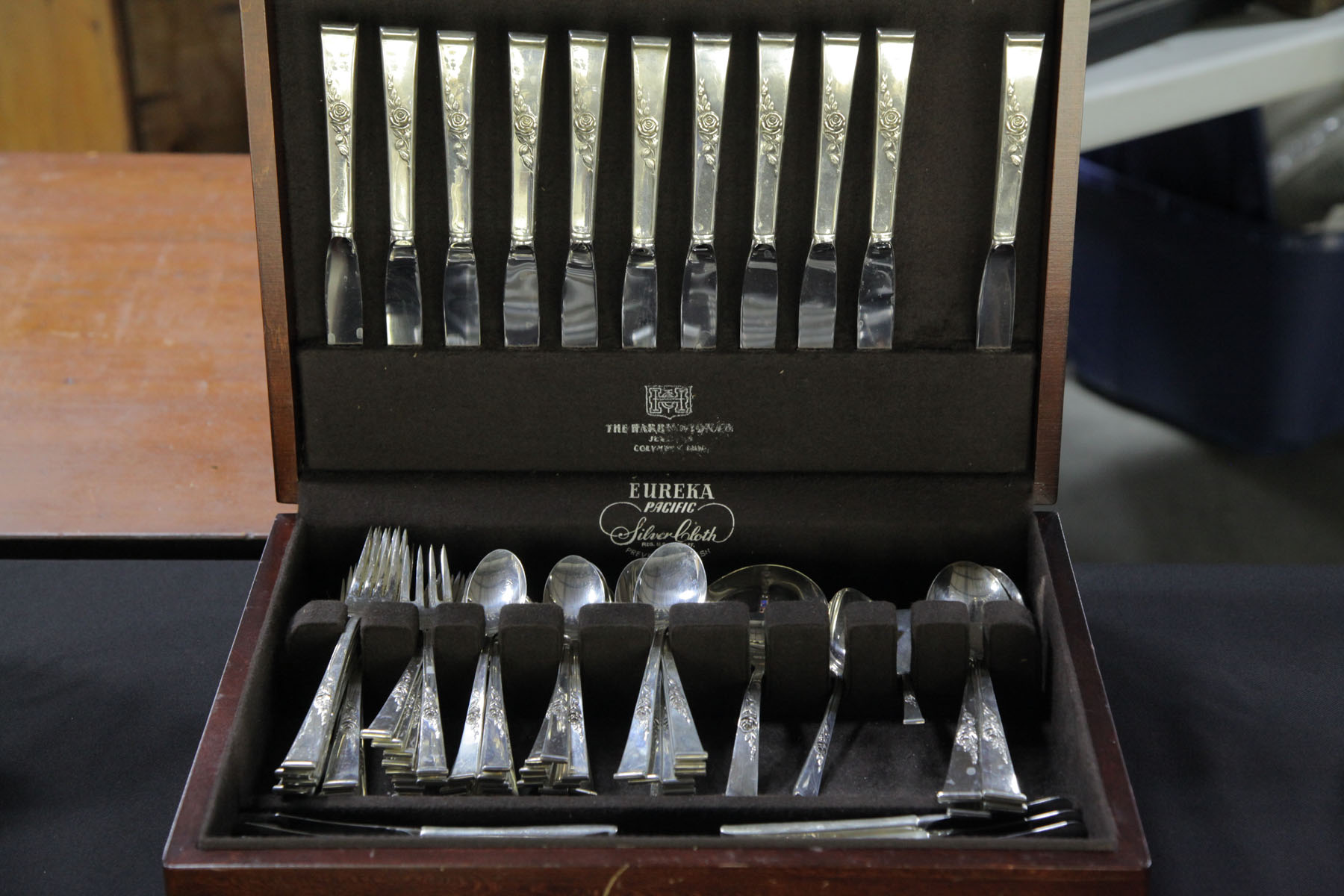 Appraisal: SET OF REED BARTON STERLING SILVER FLATWARE Massachusetts th century