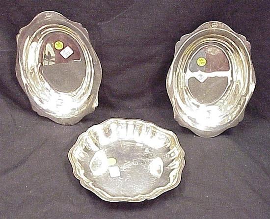 Appraisal: Sterling two Wallace Antique pattern open oval vegetable dishes and