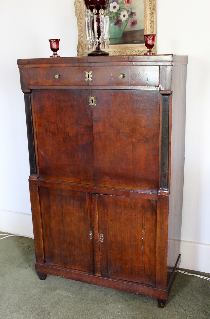 Appraisal: An early thC walnut secretaire abbatant with a frieze drawer