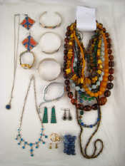 Appraisal: A mixed lot of hard stone jewellery together with white