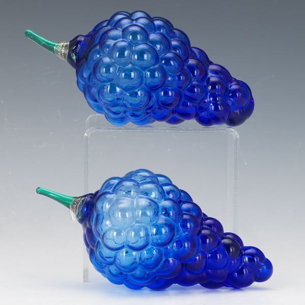 Appraisal: PAIR OF ITALIAN MURANO HAND BLOWN ART GLASS GRAPE CLUSTERS