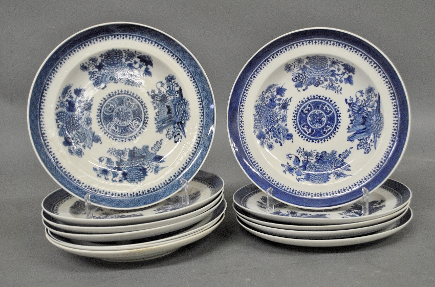 Appraisal: - Twelve Chinese blue and white Fitzhugh porcelain plates early