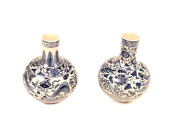 Appraisal: A pair of Chinese blue and white porcelain vases height