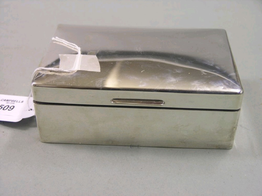 Appraisal: A silver cigarette box rectangular shape London in