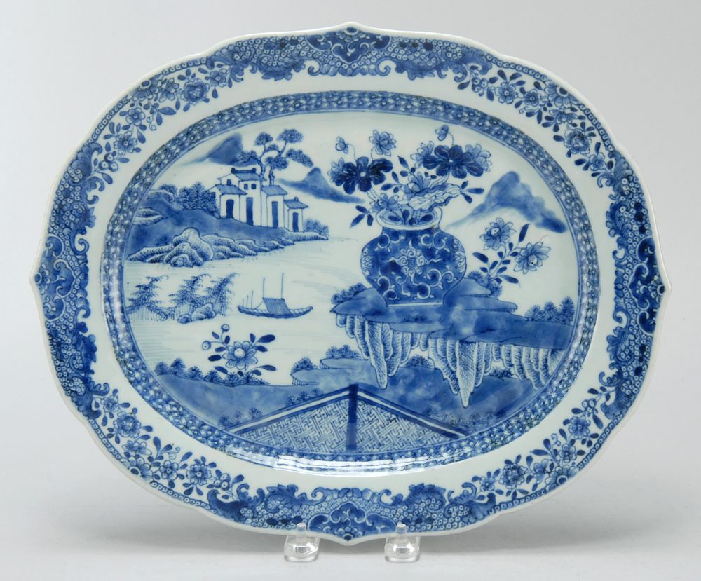 Appraisal: BLUE AND WHITE CHINESE EXPORT PORCELAIN PLATTER Circa In oval