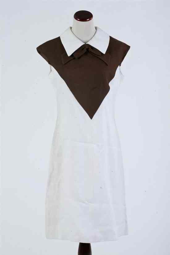 Appraisal: TRIANA CREAM AND BROWN COLORBLOCK LINEN DRESS Size Shift silhouette