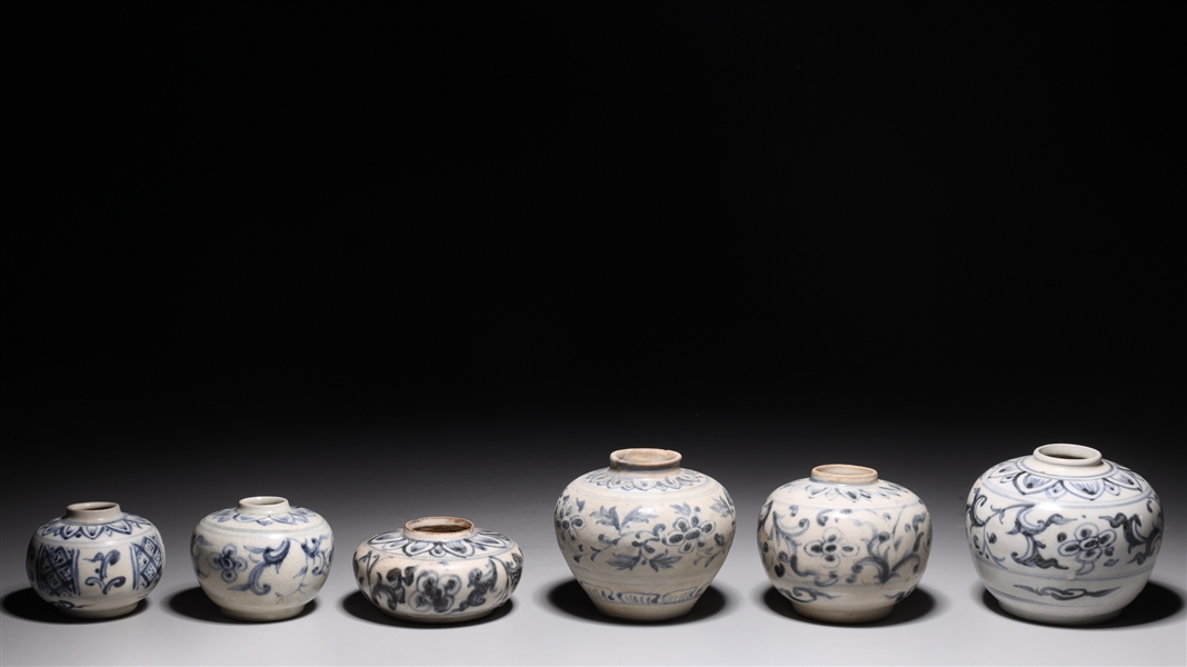 Appraisal: Group of six antique Chinese blue and white Ming Dynasty