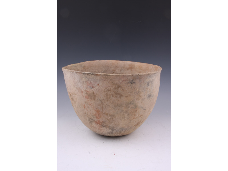 Appraisal: Prehistoric Hohokam Cooking Pot unglazed ware hairline running down from