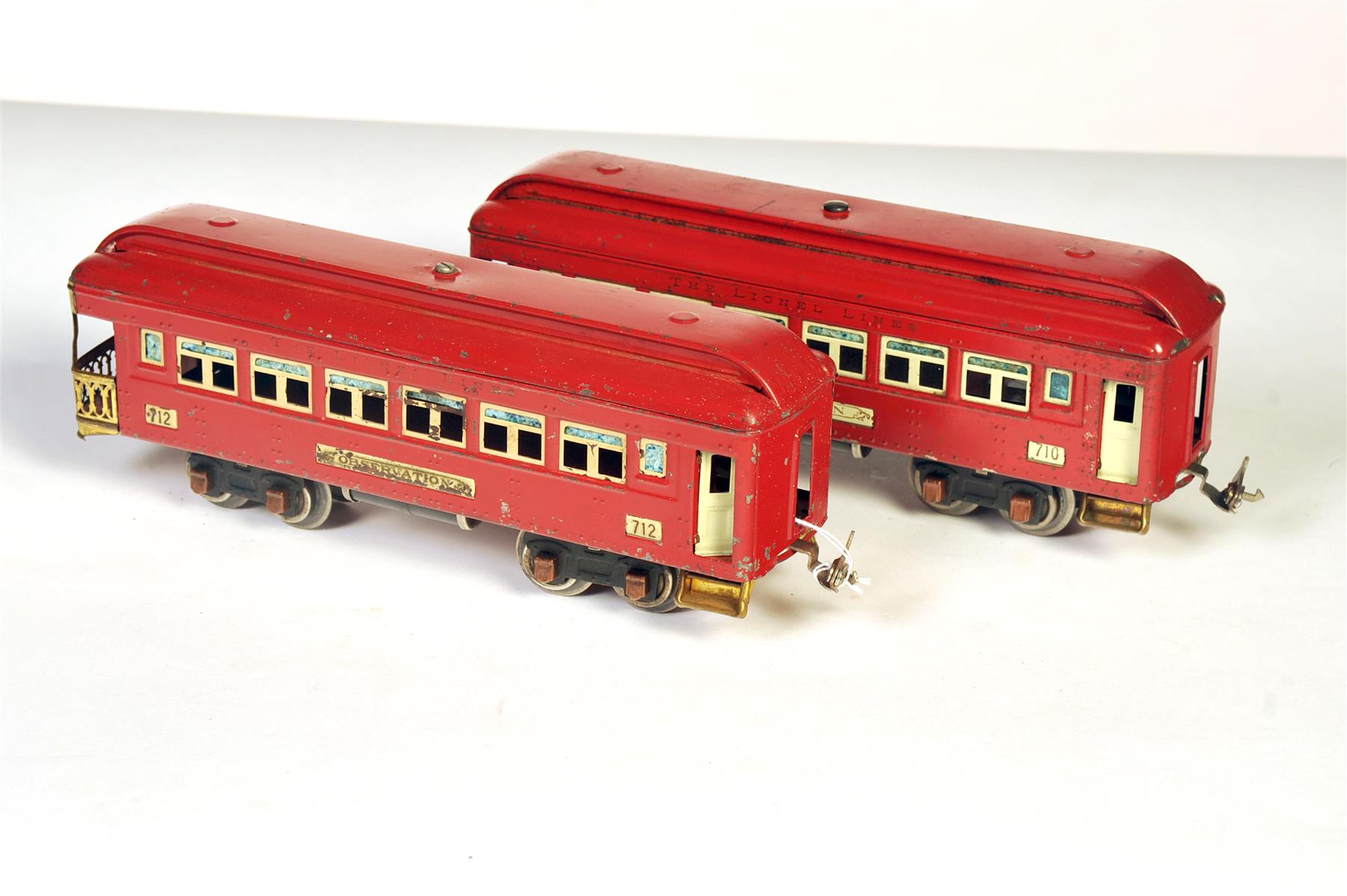 Appraisal: LIONEL O GAUGE PULLMAN AND OBSERVATION CARS American ca -