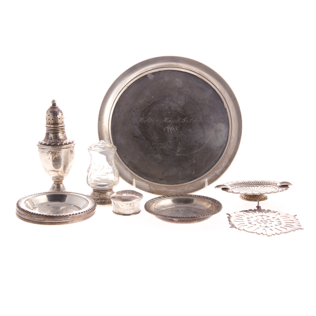 Appraisal: Assorted small sterling silver articles comprising individual nut dishes bread