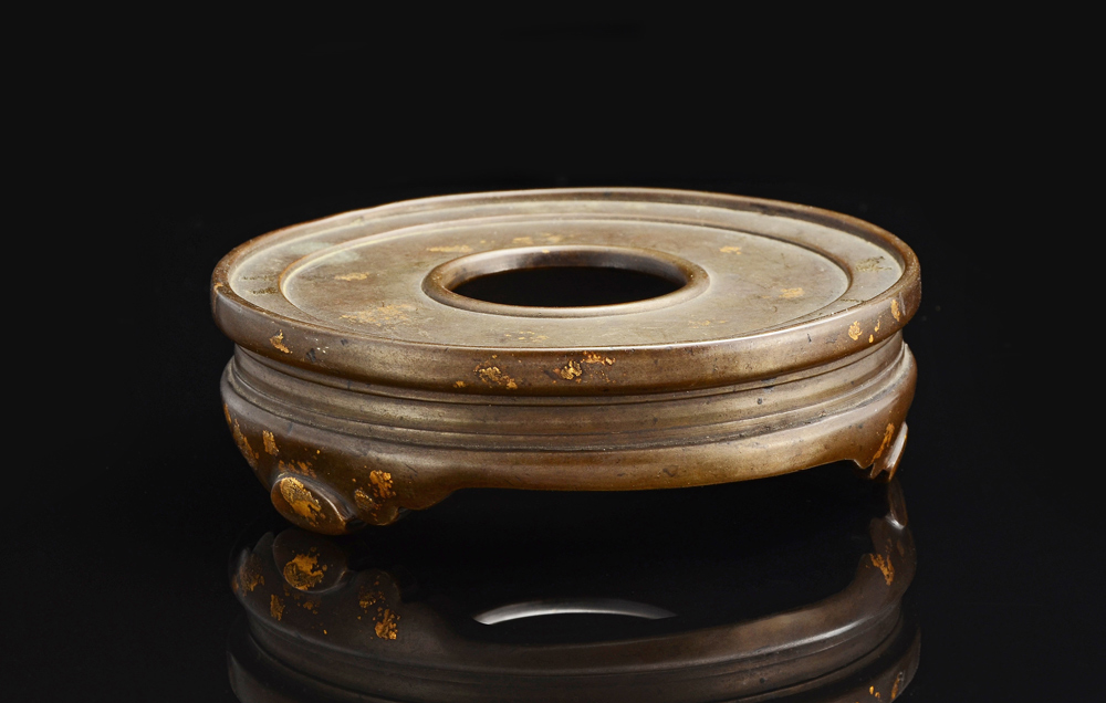 Appraisal: MING DYNASTY CHINESE GOLD SPLASHED BASE Base for a censer