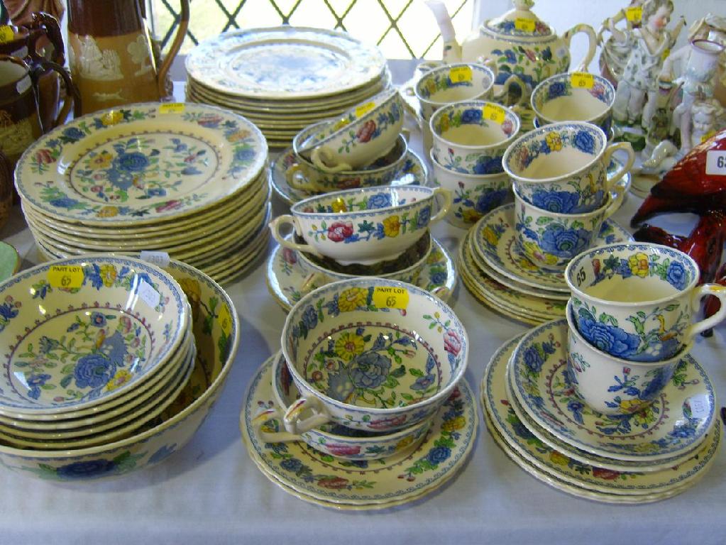 Appraisal: A quantity of Masons Regency pattern dinner and teawares including