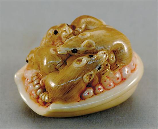 Appraisal: Japanese ivory netsuke of rats signed undersideH L W Good