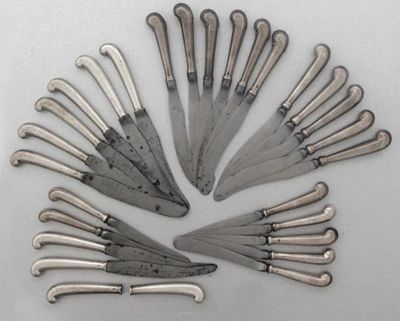 Appraisal: Twenty-eight small early th century side knives with pistol handles