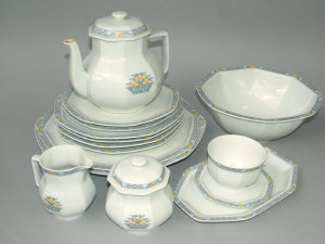 Appraisal: A Limoges Haviland porcelain part dinner service comprising dinner plates