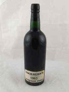 Appraisal: A bottle of Cockburns Vintage Port