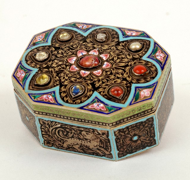 Appraisal: AN INDIAN SILVER AND ENAMEL BOX Late Moghal Period The