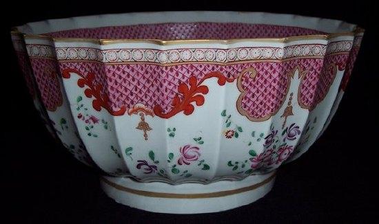 Appraisal: A Samson punch bowl decorated floral sprays and bands of