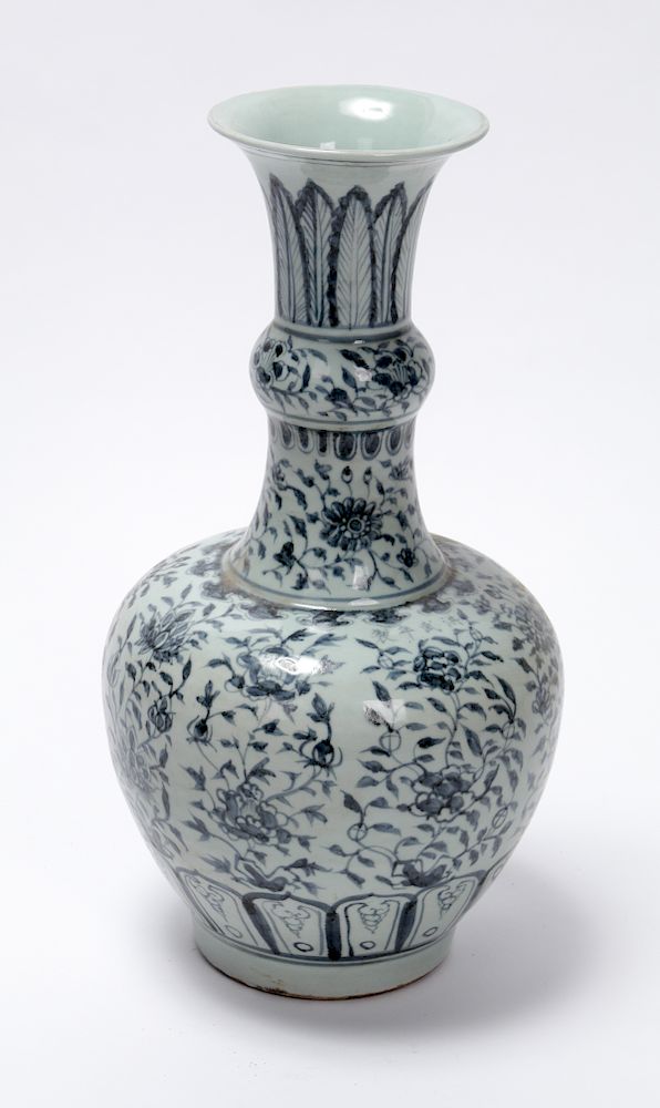 Appraisal: Chinese Qing Dynasty Blue and White Vase Chinese Qing Dynasty