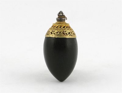 Appraisal: A Thai gold filigree mounted small flask the body formed