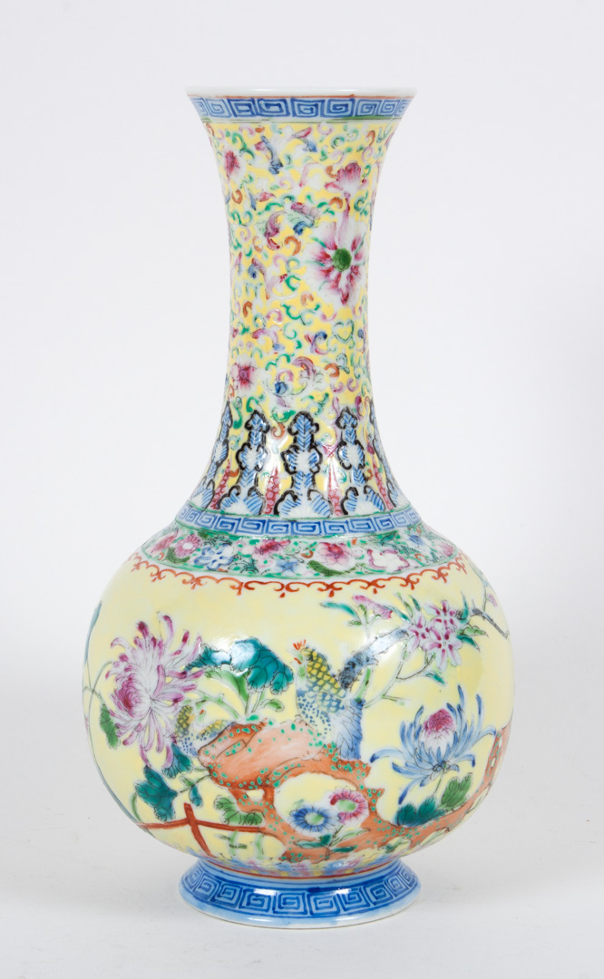 Appraisal: Chinese Famille rose porcelain vase second half- th century with