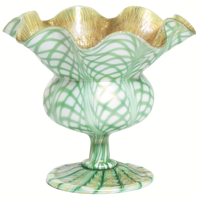 Appraisal: Quezal vase flower form in gold iridescent glass with a