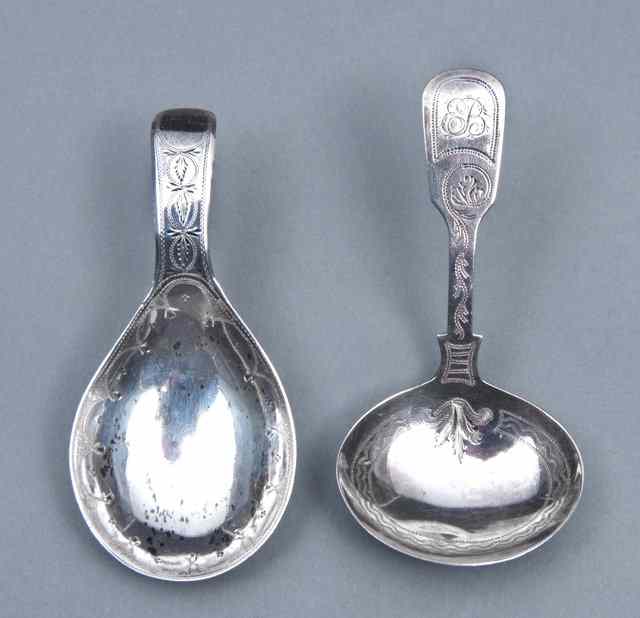 Appraisal: A GEORGE III SILVER CADDY SPOON with a pear shaped