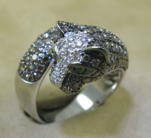 Appraisal: CHAMPAGNE DIAMOND AND WHITE GOLD RING The k white gold