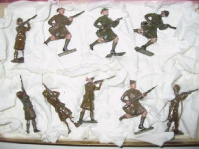 Appraisal: Nine early th century English lead WW Scottish riflemen figures