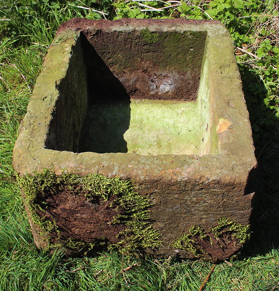 Appraisal: AN OLD RECTANGULAR SANDSTONE TROUGH cm wide x cm high