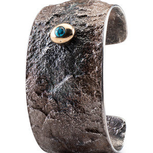 Appraisal: Darryl Dean Begay Din b Sterling Silver Tufa Cast Cuff