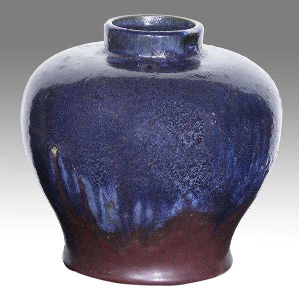 Appraisal: FULPERVase in frothy Chinese Blue flambe over matte redRaised racetrack