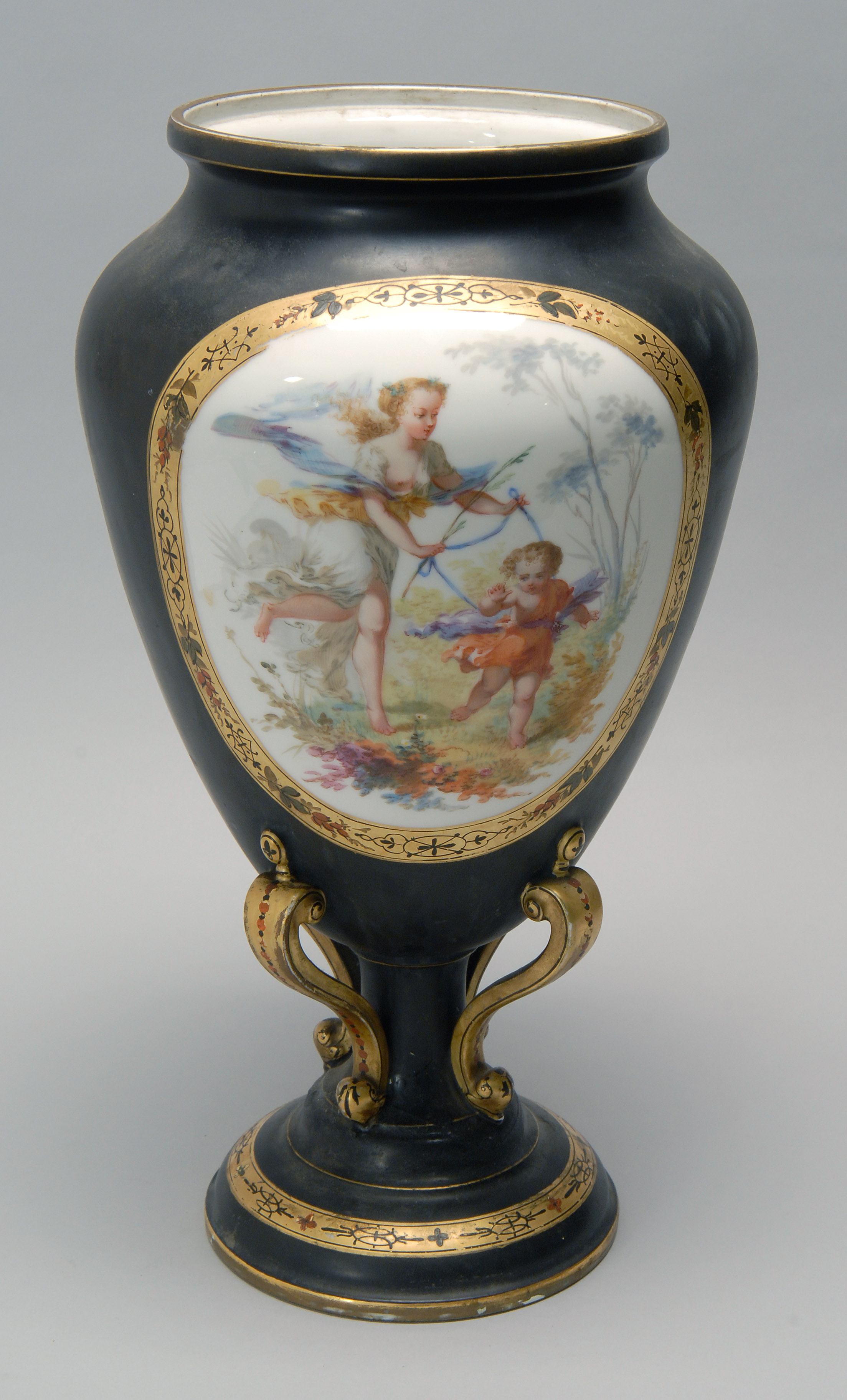 Appraisal: PARIS PORCELAIN VASE Last Quarter of the th CenturyIn urn