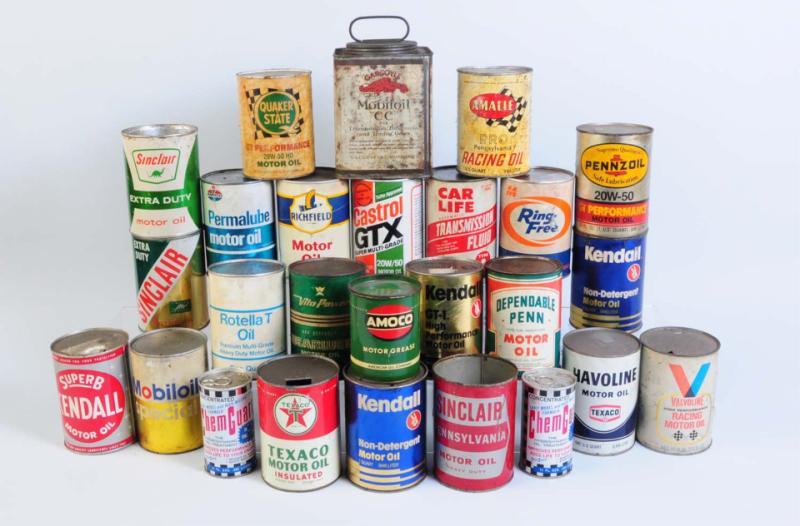 Appraisal: Box lot of one quart oil cans Mixture of metal