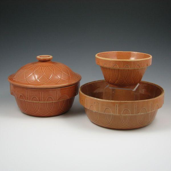 Appraisal: Watt Loops lidded casserole casserole and mixing bowl in tan