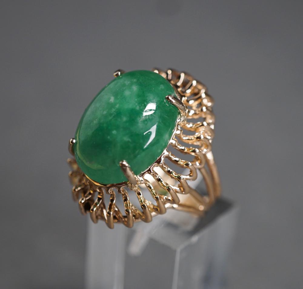 Appraisal: -KARAT YELLOW-GOLD AND JADE RING GROSS DWT SIZE -Karat Yellow-Gold