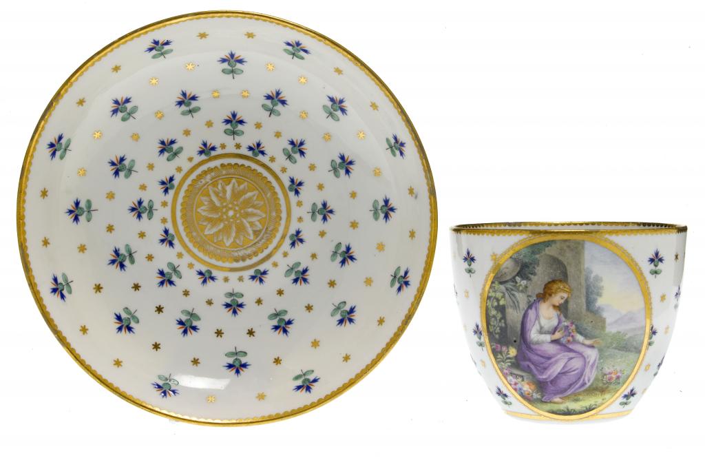 Appraisal: A DERBY TEACUP AND A SAUCER of bute shape the