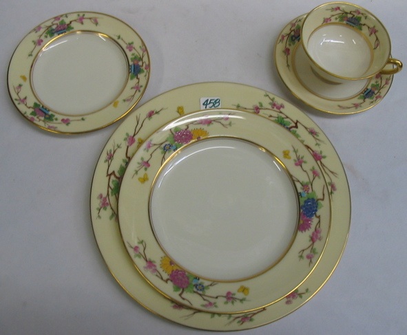 Appraisal: A LENOX FINE CHINA SET pieces in the Mandarin pattern