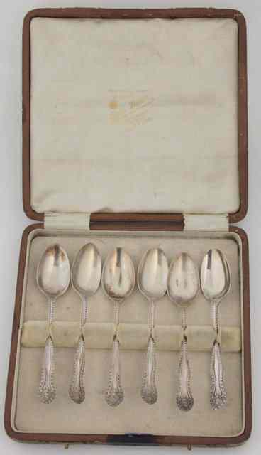 Appraisal: A boxed set of six silver teaspoons Sheffield with chased