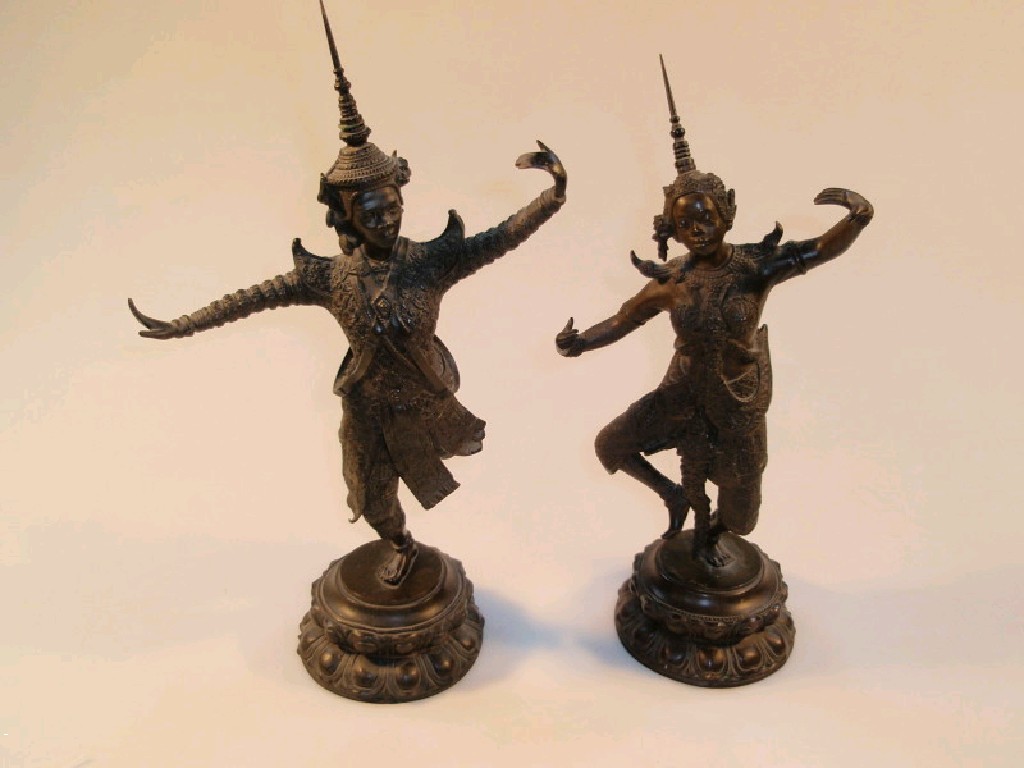 Appraisal: A pair of thC bronze Vietnamese or Thai dancers one