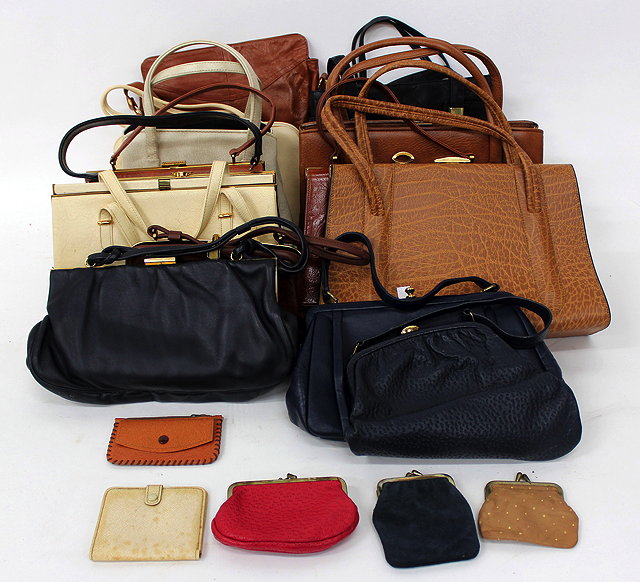 Appraisal: A QUANTITY OF VARIOUS VINTAGE LADIES HANDBAGS approximately fifteen in