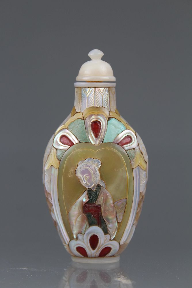 Appraisal: Chinese Mother of Pearl Snuff Bottle Signed Chinese Mother of