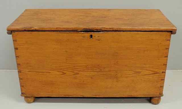 Appraisal: Longleaf pine blanket chest th c with dovetailed construction and