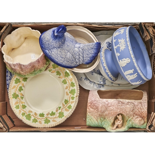 Appraisal: Miscellaneous ceramics to include a Wedgwood jasper ware footed bowl