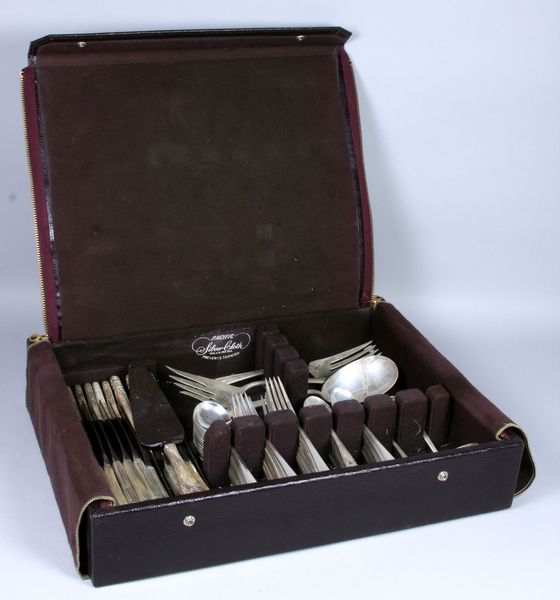 Appraisal: International Silver Co 'Spring Glory' pattern sterling silver flatware service