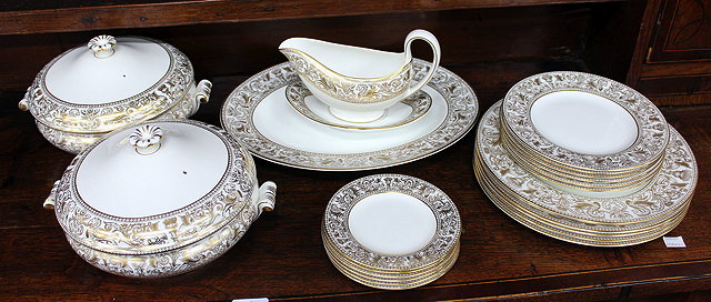 Appraisal: A TWENTY FIVE PIECE WEDGEWOOD PORCELAIN GOLD FLORENTINE PATTERNED DINNER