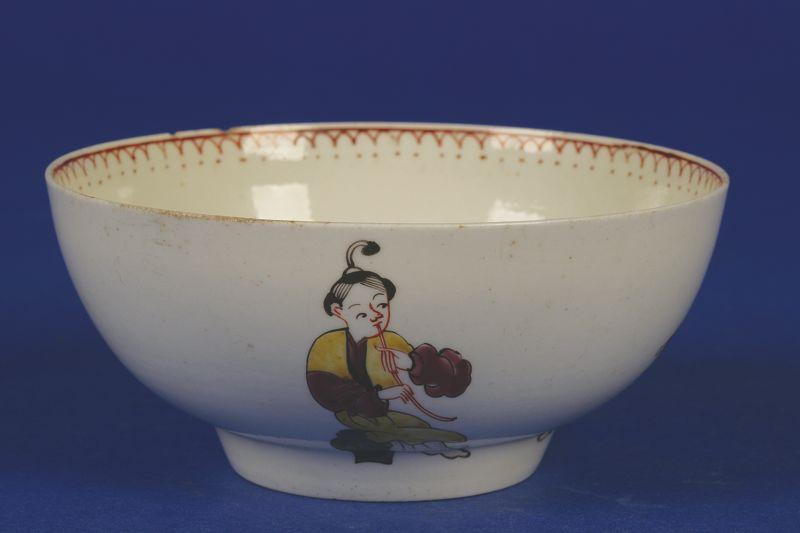 Appraisal: A SMALL FIRST PERIOD WORCESTER POLYCHROME BOWL circa on a