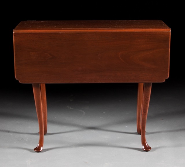 Appraisal: Kittinger Queen Anne style drop-leaf table th century mahogany single