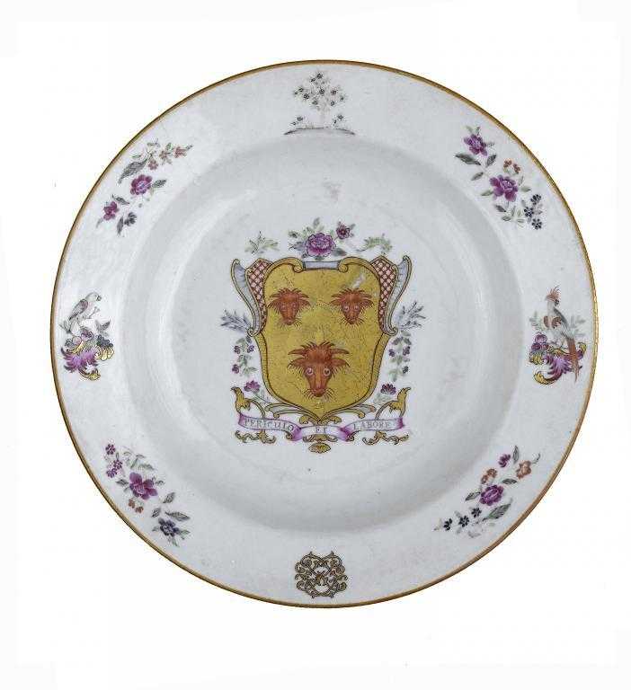 Appraisal: A CHINESE PORCELAIN ARMORIAL SOUP PLATE enamelled to the centre