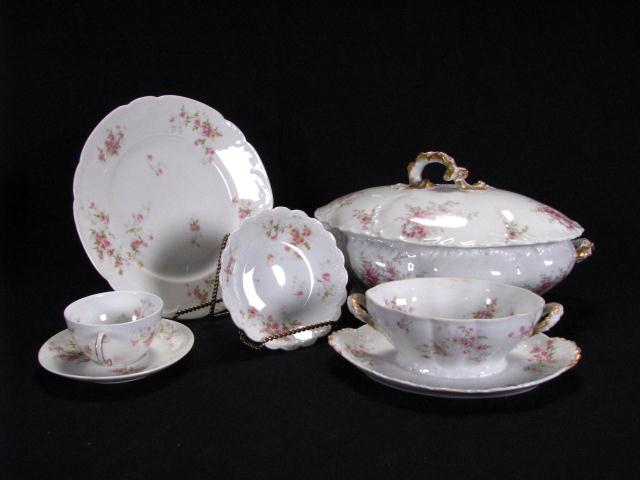 Appraisal: Very large group of Haviland Limoges dinnerware includes - ''